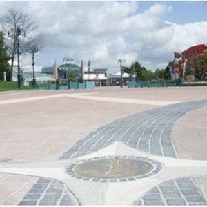 pavé en pierre reconstituée / carrossable / pour espace public