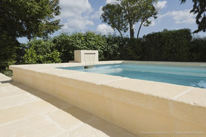 margelle de piscine en béton