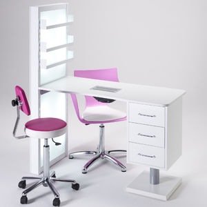 table de manucure avec aspirateur