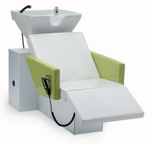 bac à shampoing avec repose-pieds