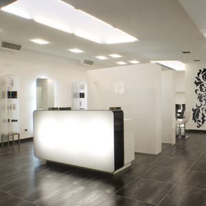 banque d'accueil stratifiée / en Plexiglas® / lumineuse / pour salon de coiffure