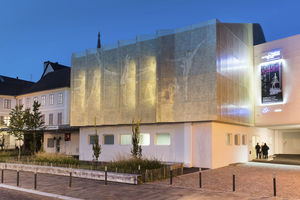 tôle perforée / en aluminium / en acier / pour façade