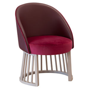 chaise contemporaine / tapissée / ergonomique / respectueuse de l'environnement