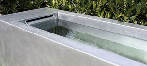 fontaine de jardin / en zinc