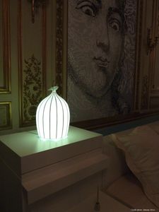 lampe sur mesure / de table / design original / en porcelaine
