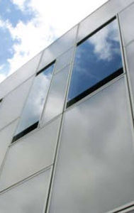 bardage en composite / en fibre de verre / lisse / en panneaux