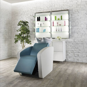 bac à shampoing avec repose-pieds
