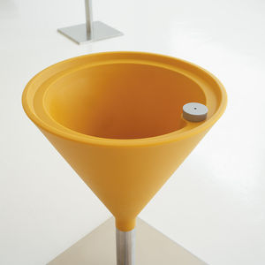 jardinière en polyéthylène / conique / contemporaine / pour espace public