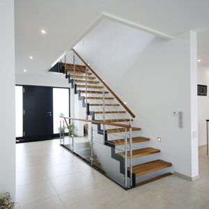 escalier droit / structure en métal / marche en bois / sans contremarche