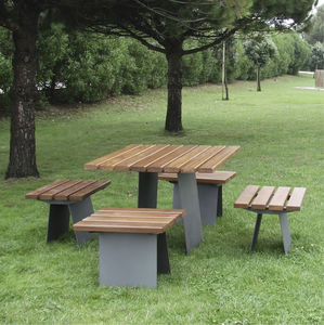 ensemble table et bancs contemporain / en bois / en acier / de jardin