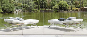 bain de soleil contemporain / en teck / en aluminium / en simili cuir