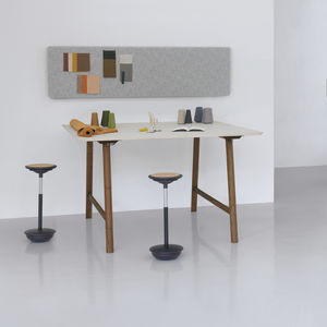 table de travail contemporaine / en bois / rectangulaire / professionnelle