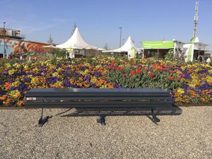 banc public / contemporain / en bois / en acier galvanisé