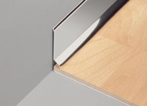 plinthe en aluminium