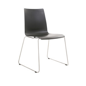 chaise visiteur contemporaine / empilable / tapissée / avec accoudoirs