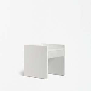 table de chevet contemporaine / en bois laqué / rectangulaire / avec tiroir