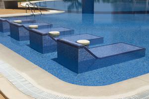 mosaïque d'intérieur / de piscine / au sol / en verre