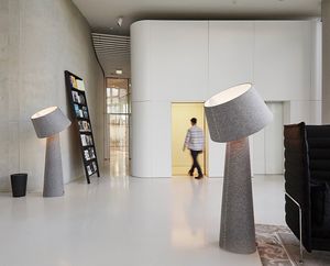lampe sur pied / contemporaine / en feutre / à LED