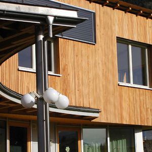 bardage en bois / rainuré / en lames / écolabel FSC