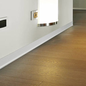 plinthe en aluminium