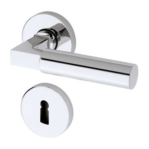 poignée de porte / en métal / contemporaine / avec serrure intégrée