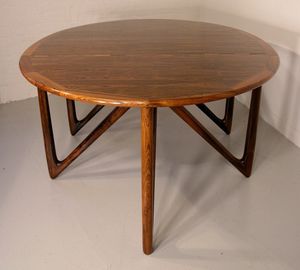 table à manger design scandinave / en bois de rose / ronde / ovale