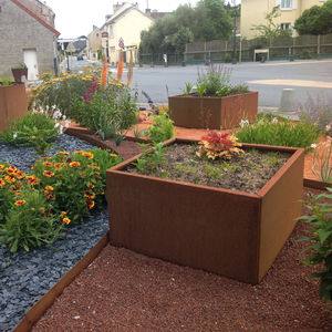 jardinière en acier corten / en acier thermolaqué / carrée / sur mesure