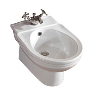 bidet suspendu / en porcelaine