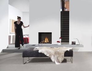 cheminée à gaz / contemporaine / à foyer fermé / à encastrer