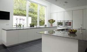 cuisine contemporaine / en stratifié / avec îlot / laquée