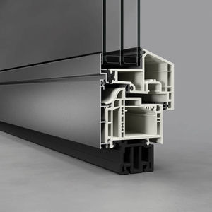 fenêtre battante / en aluminium / en composite / à triple vitrage