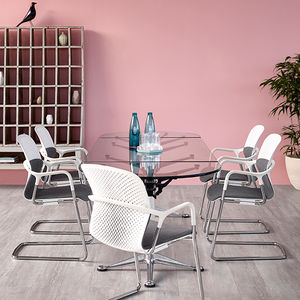 chaise visiteur contemporaine / avec accoudoirs / tapissée / empilable