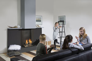 cheminée à gaz / contemporaine / à foyer fermé / d'angle