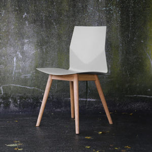 chaise de bureau contemporaine / tapissée / recyclable / en chêne