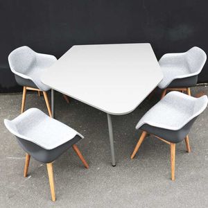 table de conférence contemporaine / en chêne / en MDF / en MDF stratifié