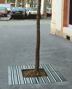 grille d'arbre en acier / carrée