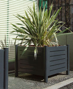jardinière en acier / carrée / contemporaine / pour espace public