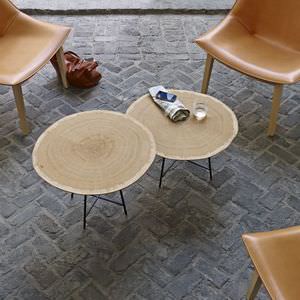 table d'appoint contemporaine / en chêne / en MDF / en acier laqué