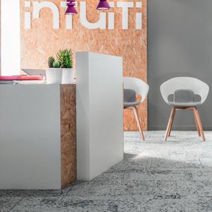 moquette en dalles / tuftée / en polyamide / à usage professionnel