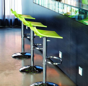 tabouret de bar contemporain / en polypropylène / réglable / piètement central