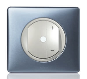 variateur à bouton poussoir / en acier / contemporain