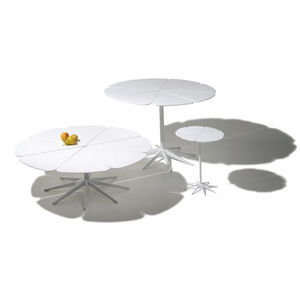 table basse contemporaine / en polyuréthane / en teck / ronde