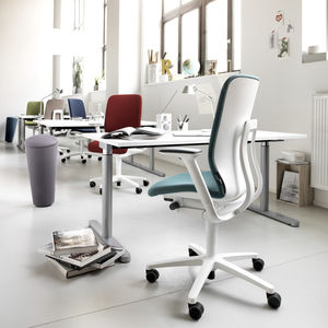 chaise de bureau contemporaine / à roulettes / piètement étoile / avec accoudoirs