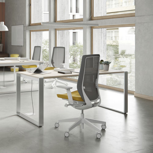 Chaise de bureau contemporaine ACCISPRO Profim en résille en