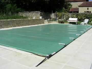 bache piscine mikado