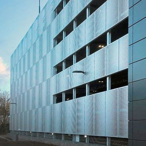 Brise soleil en aluminium IN ENGLAND DFP pour façade vertical