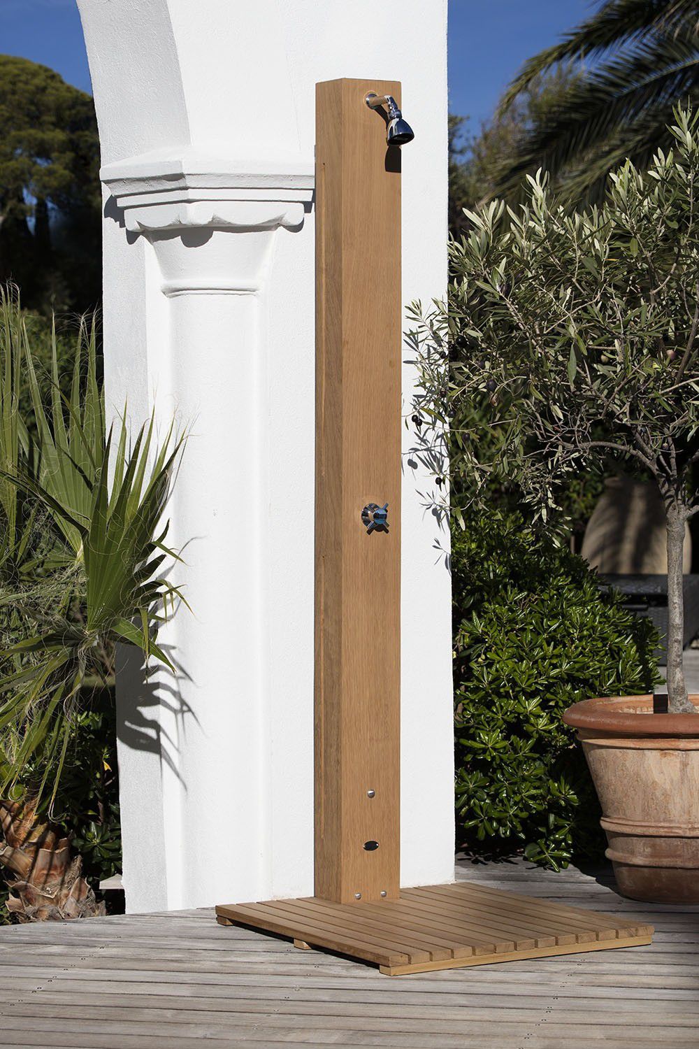 Douche de jardin solaire SOLAIRE ECLIPSE Tectona en iroko