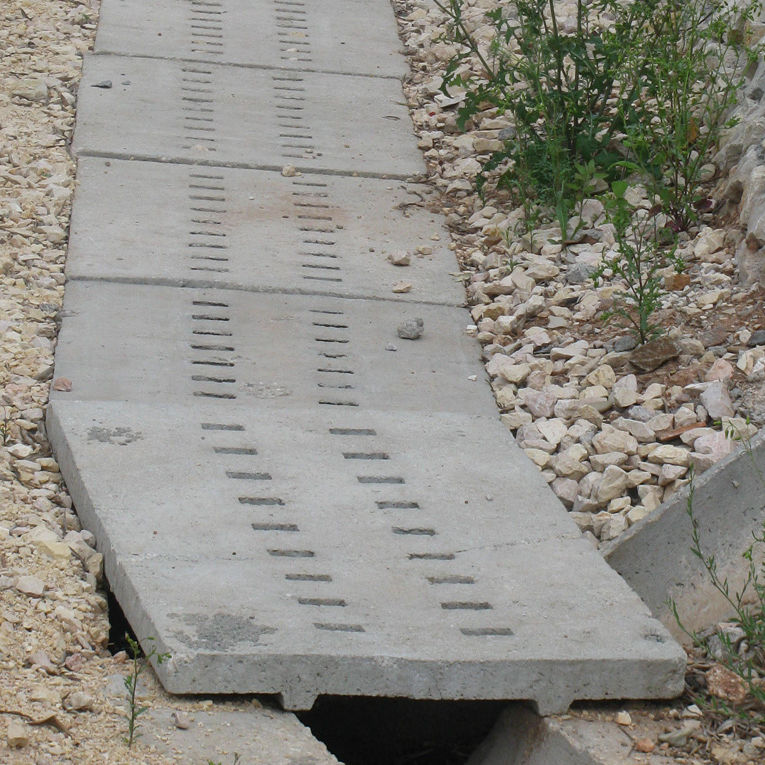 Caniveau à fente U Farcimar en béton armé / de voirie / plat Caniveau à fente U Farcimar en béton armé / de voirie / plat