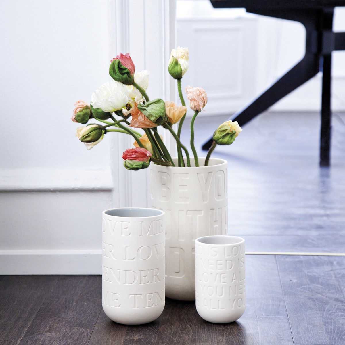 Vase contemporain LOVE SONG Kahler Design en faïence / blanc