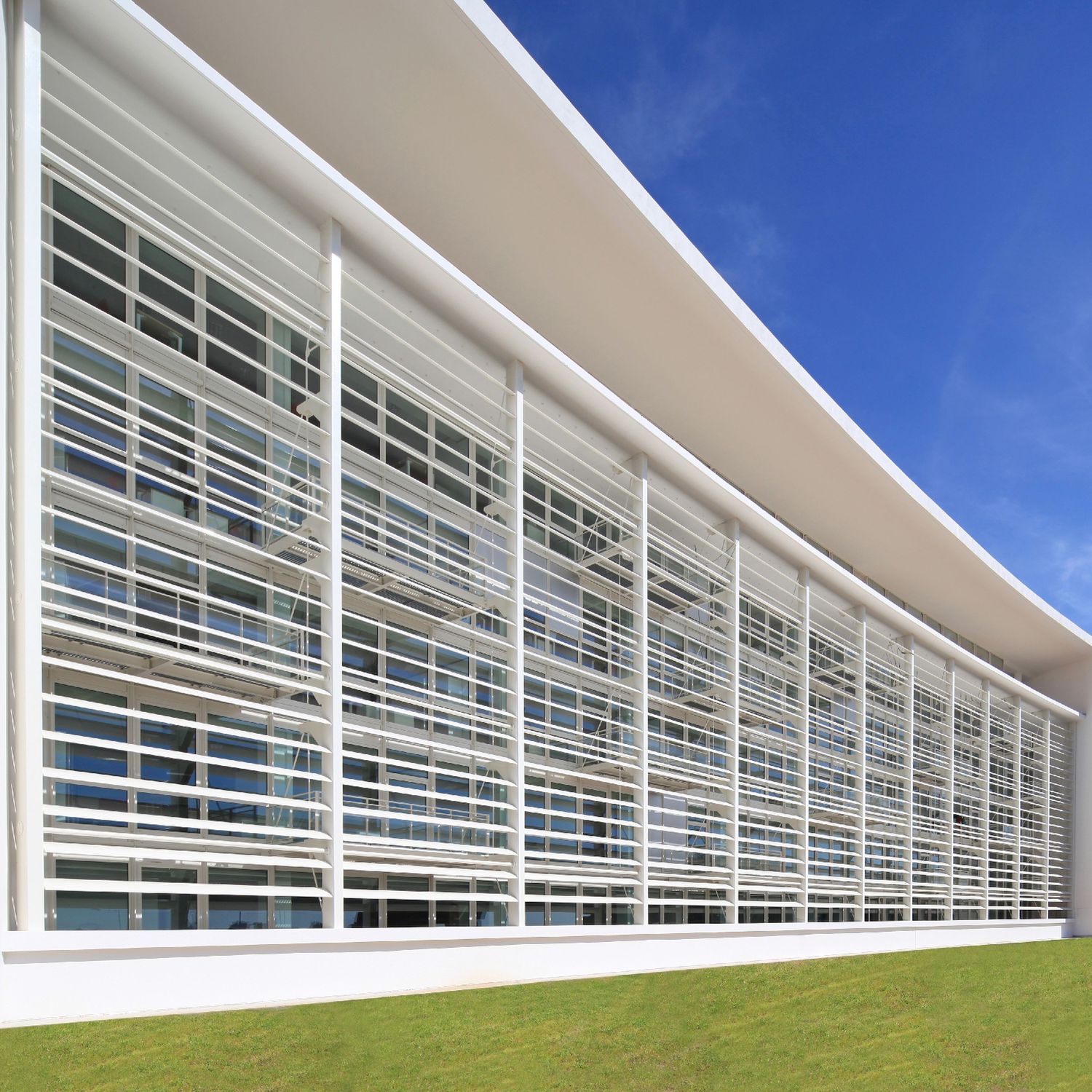 Brise-soleil En Aluminium - WICSOLAIRE - WICONA - Pour Façade ...